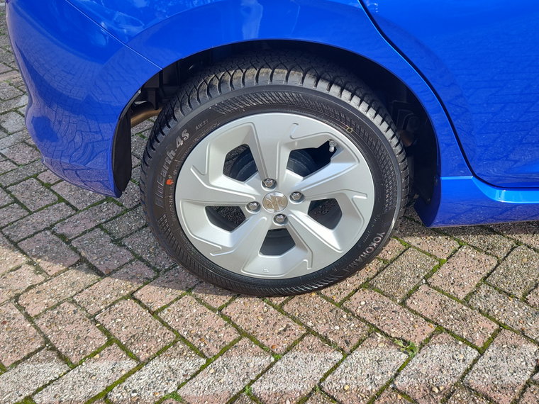 Vehicle Image 37