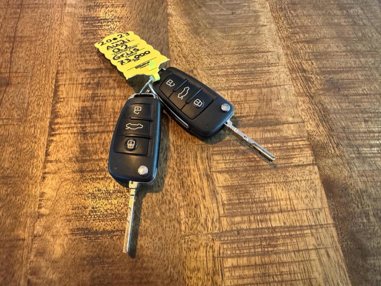 Vehicle Image 23
