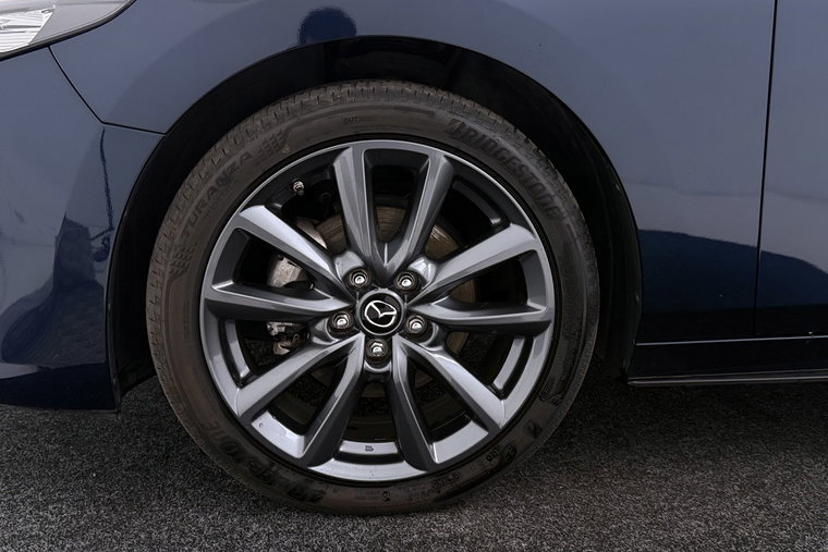 Vehicle Image 38