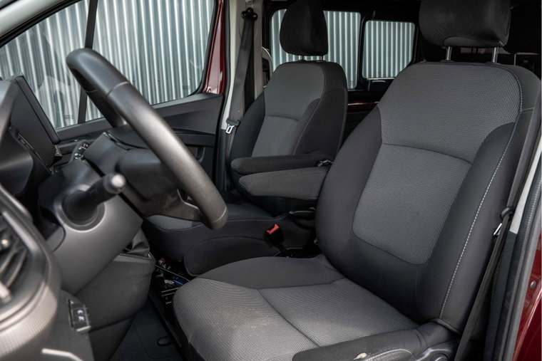Vehicle Image 12