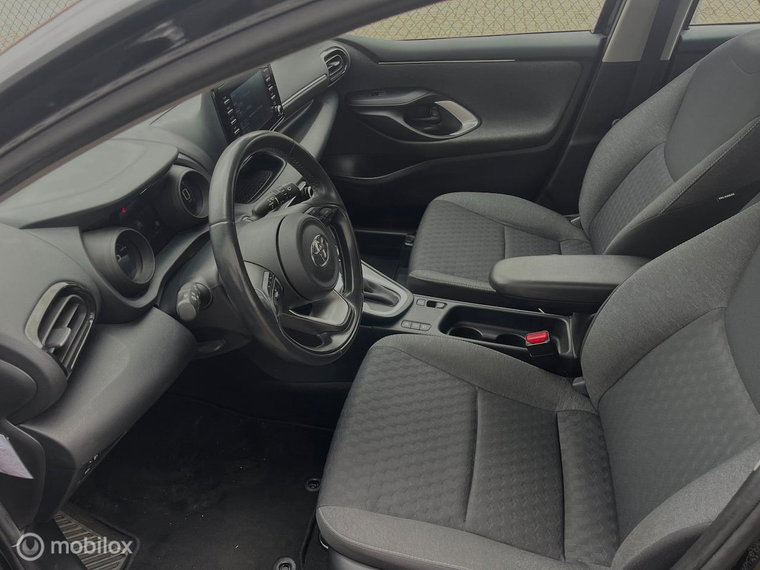 Vehicle Image 12