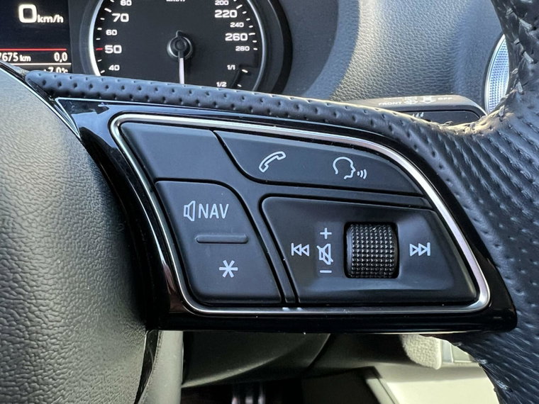 Vehicle Image 28