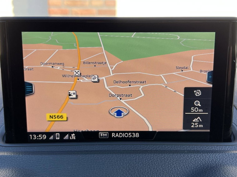 Vehicle Image 30