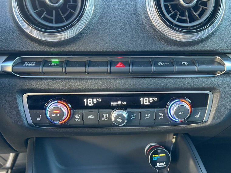 Vehicle Image 34