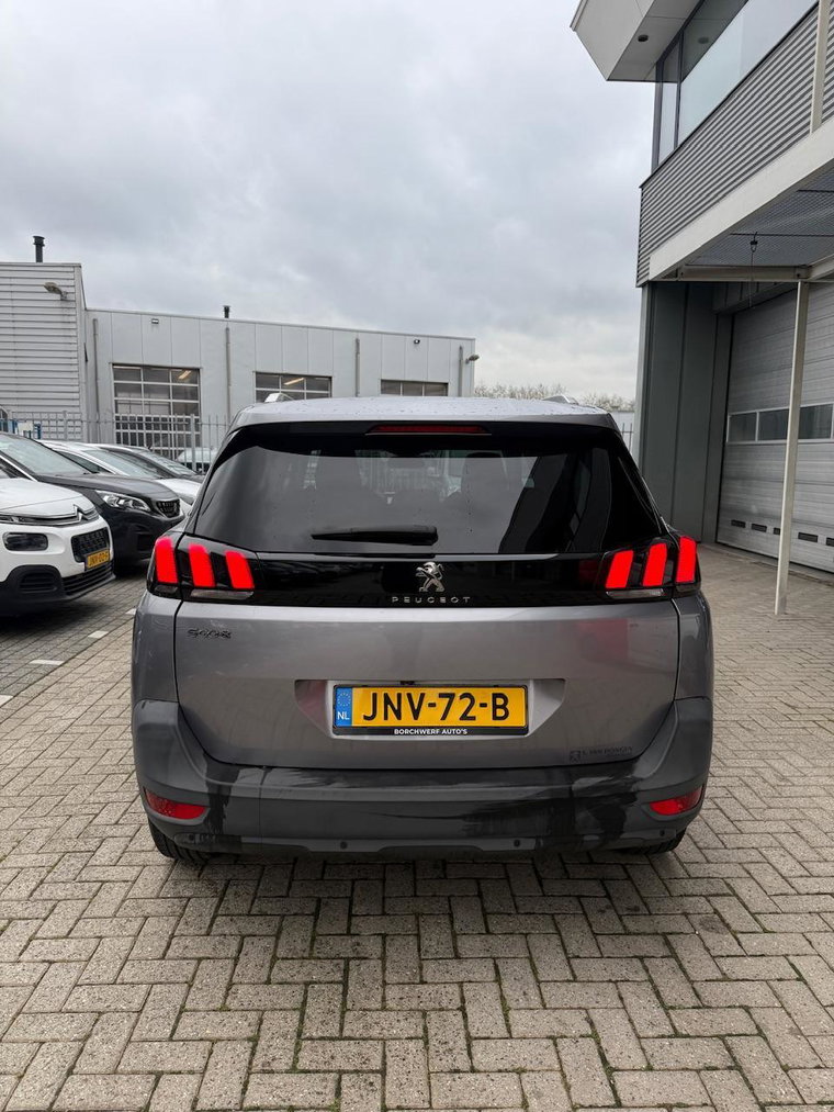 Vehicle Image 26