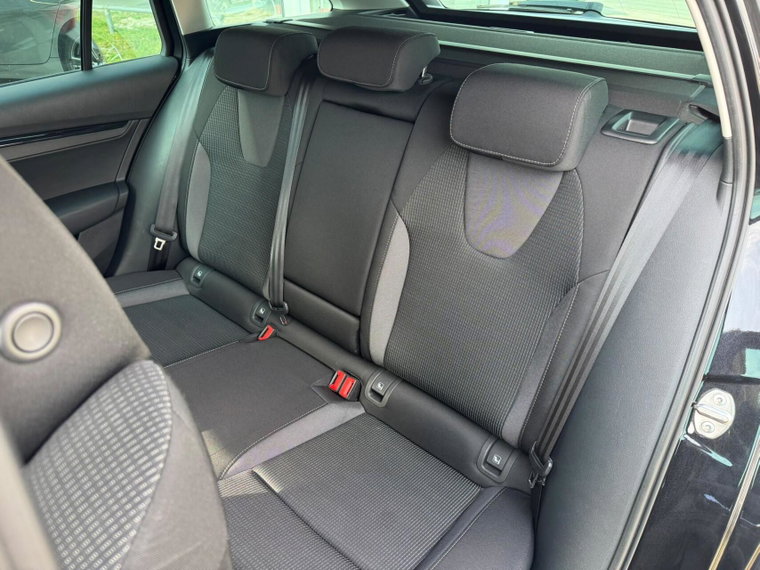 Vehicle Image 48
