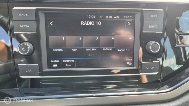 Vehicle Image 21