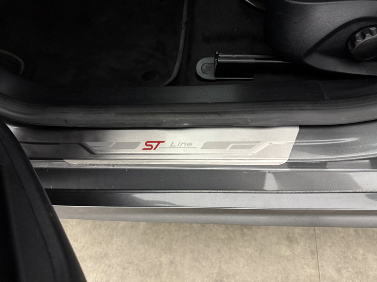 Vehicle Image 31