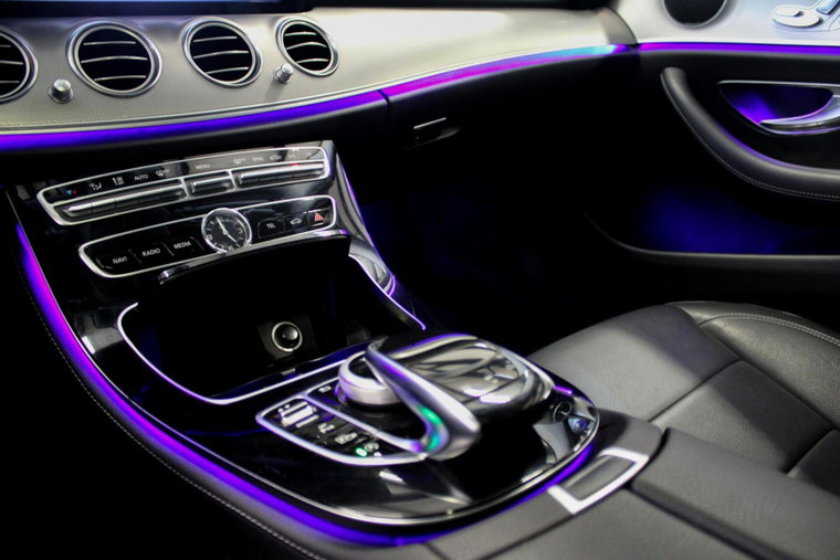Vehicle Image 11