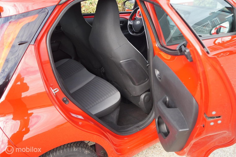 Vehicle Image 18