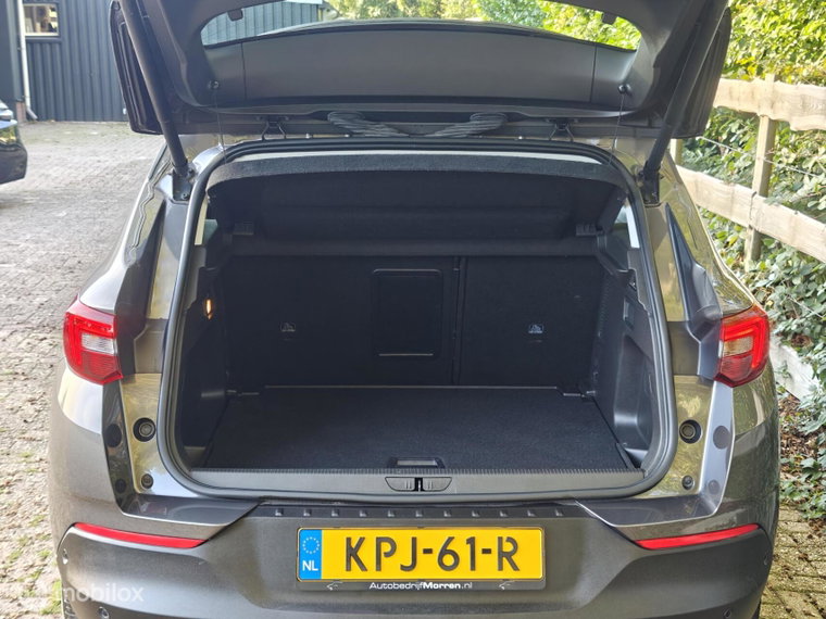 Vehicle Image 32