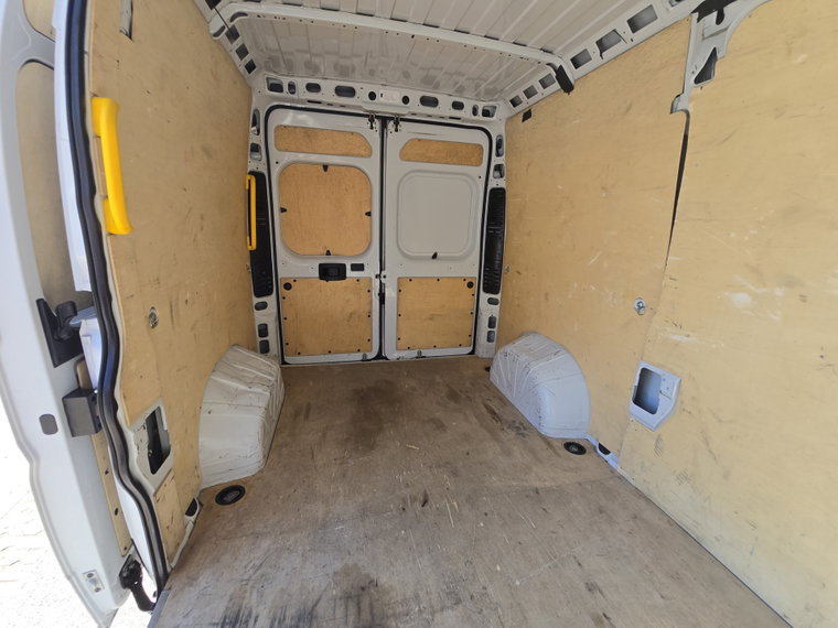 Vehicle Image 26