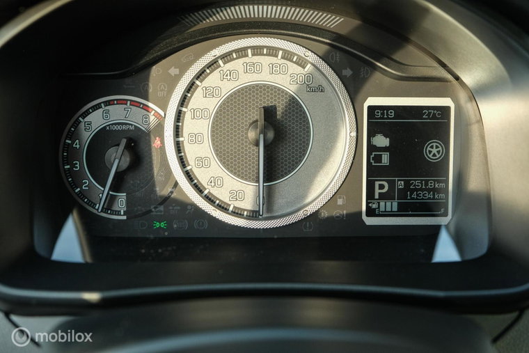 Vehicle Image 10
