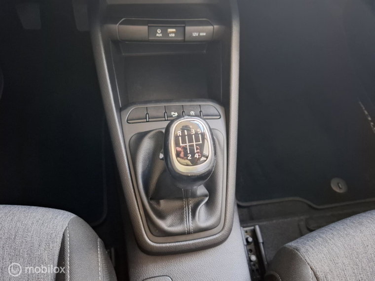 Vehicle Image 17