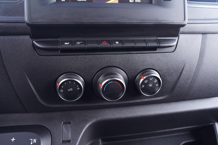 Vehicle Image 38