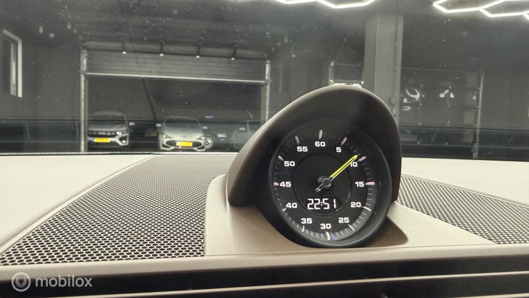 Vehicle Image 30