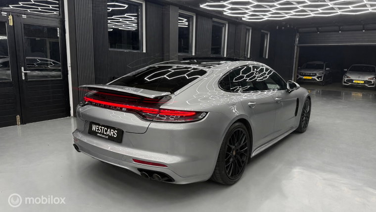 Vehicle Image 8