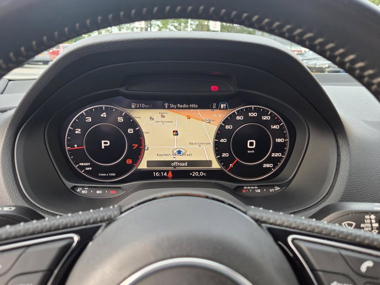 Vehicle Image 25