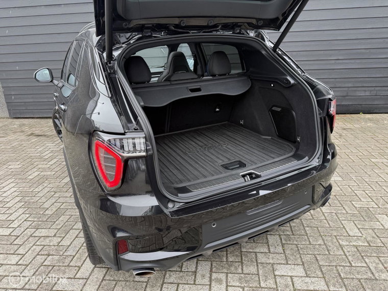 Vehicle Image 25