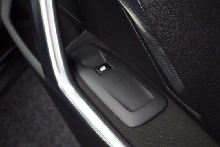 Vehicle Image 40