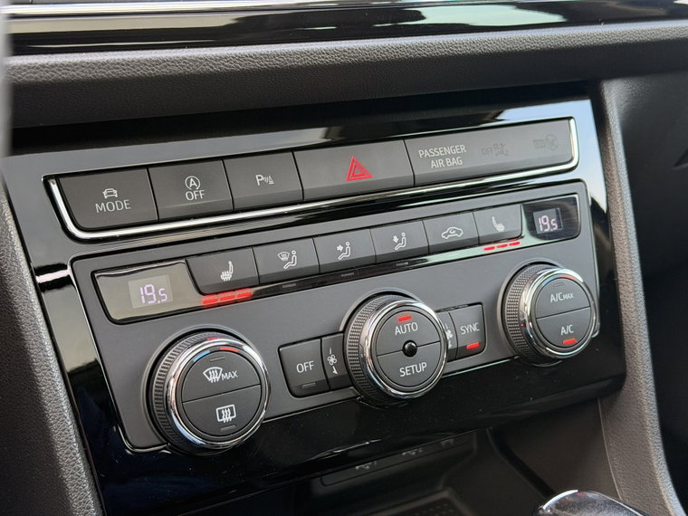 Vehicle Image 29
