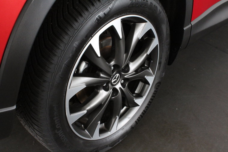 Vehicle Image 9