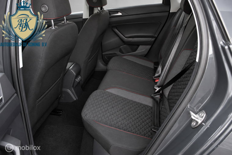 Vehicle Image 16