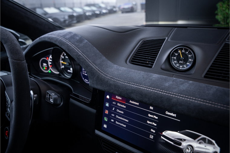 Vehicle Image 15