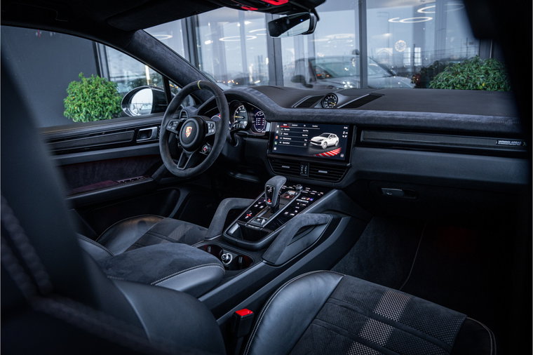 Vehicle Image 10