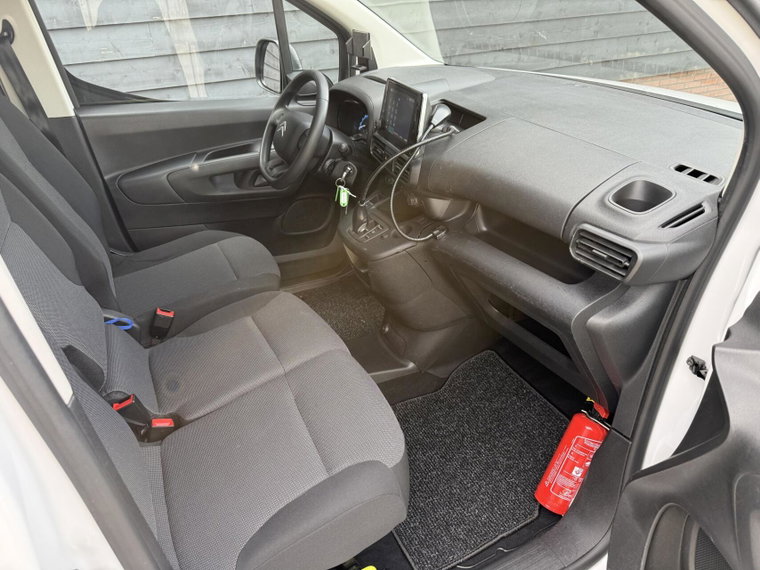 Vehicle Image 17