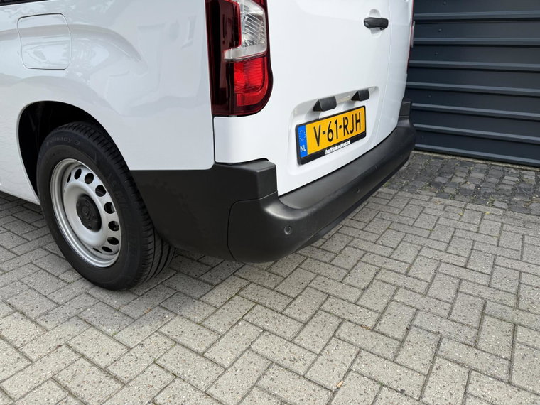Vehicle Image 26