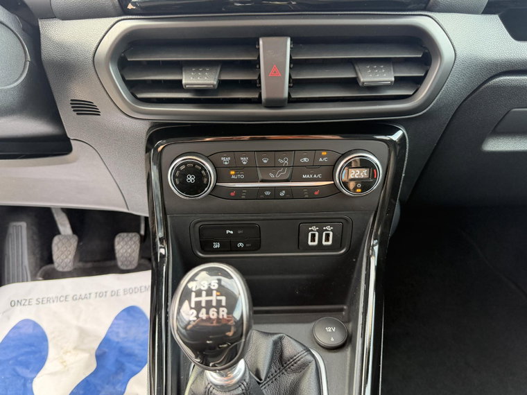 Vehicle Image 27