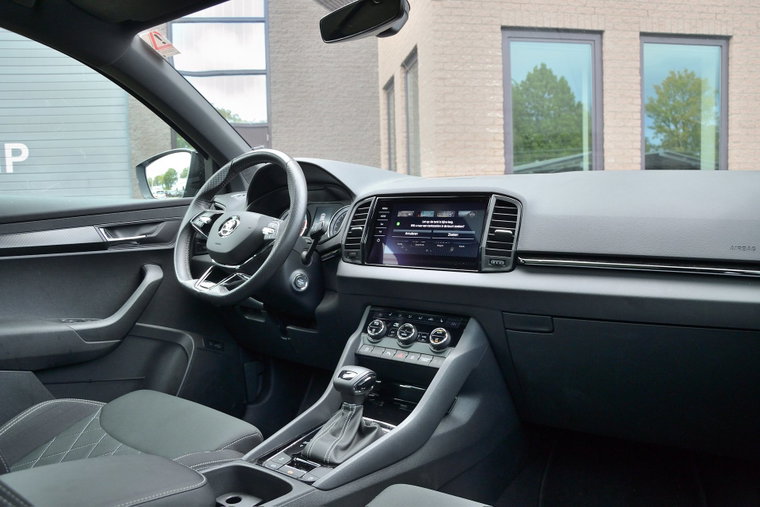 Vehicle Image 12
