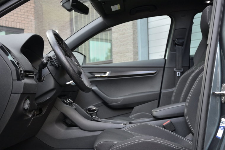Vehicle Image 9