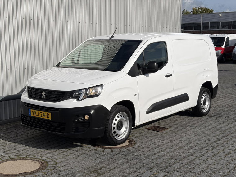 Vehicle Image 24