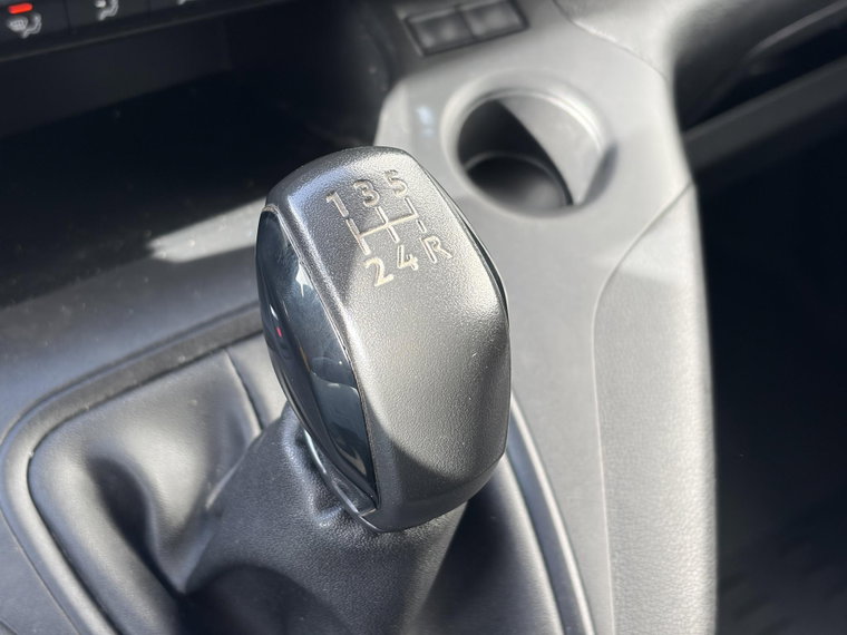 Vehicle Image 29