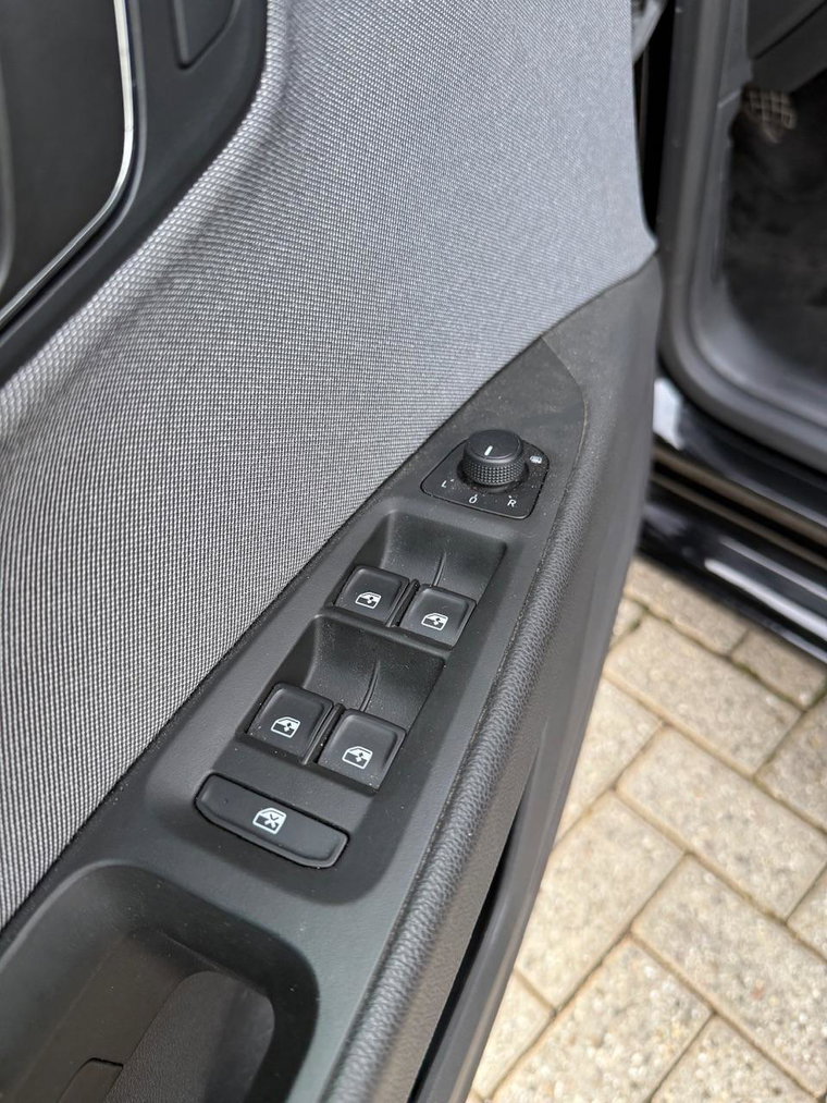 Vehicle Image 27