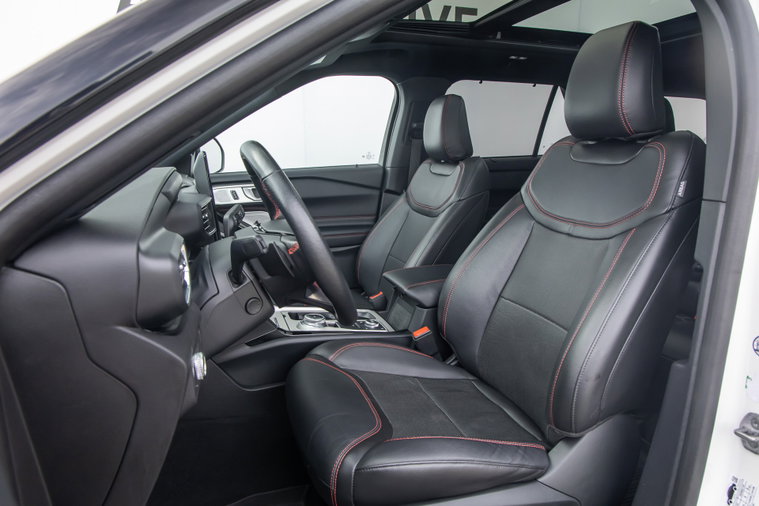 Vehicle Image 12