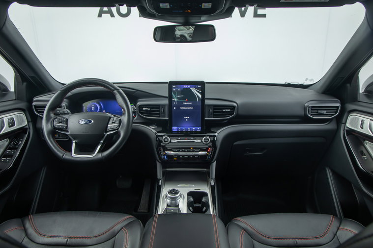 Vehicle Image 4