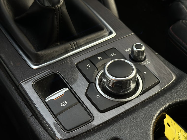 Vehicle Image 23