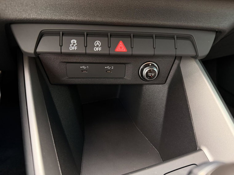 Vehicle Image 24