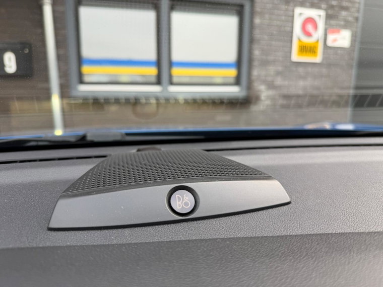 Vehicle Image 27