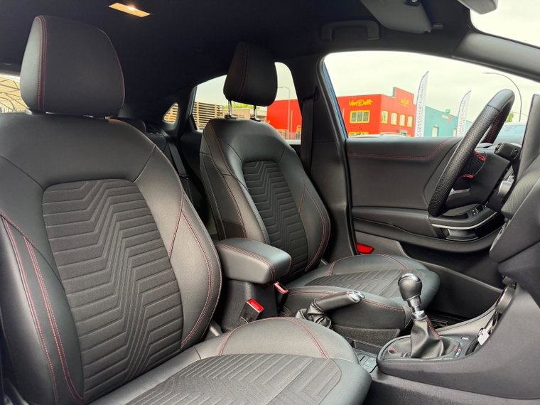 Vehicle Image 37