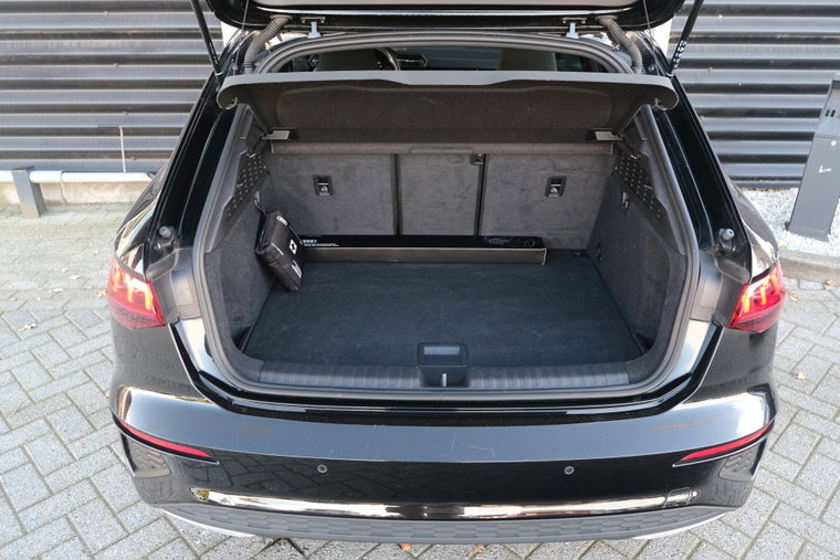 Vehicle Image 30