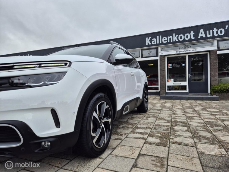 Vehicle Image 28