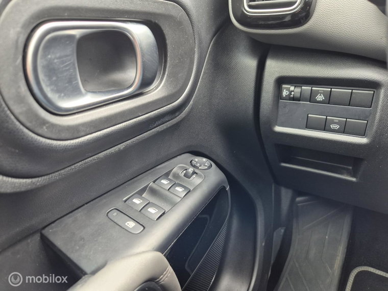 Vehicle Image 33