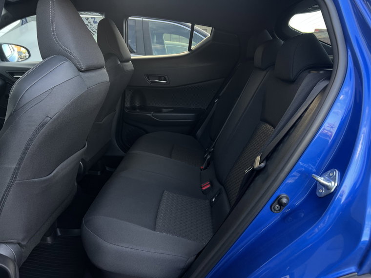 Vehicle Image 25