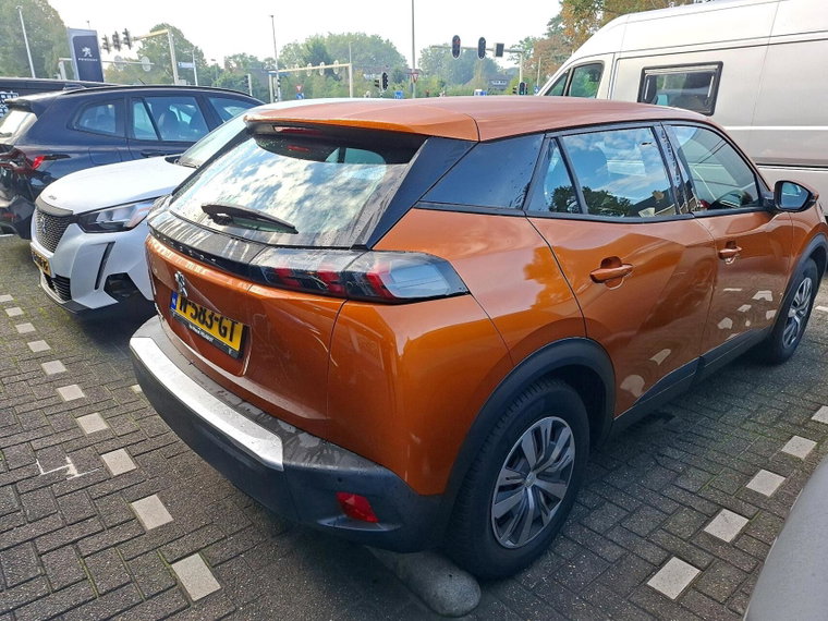 Vehicle Image 3
