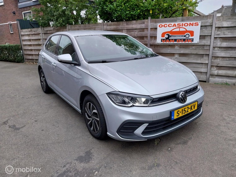 Vehicle Image 6