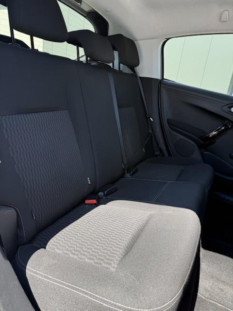 Vehicle Image 24